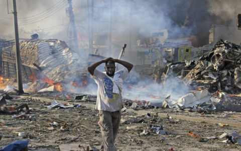 Mundo tan mal hecho: atentado en Somalia deja 300 muertos