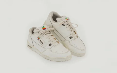 Apple hizo zapatillas (y podrían valer más que tu auto)