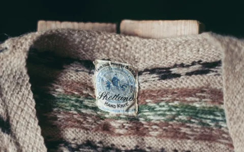 Sweater: ¿Cómo elegir el modelo ideal según tu estilo?